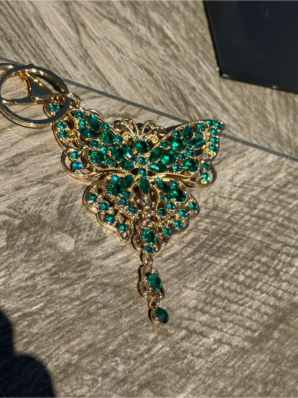 NWT Gold Butterfly Brooch with Emerald Green Crystals - Women Jewelry - Picture 4 of 7